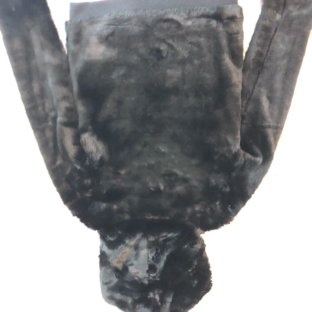 EUC Reversible LE VS Pink Hooded Sweater Black Fur - Picture 5 of 7